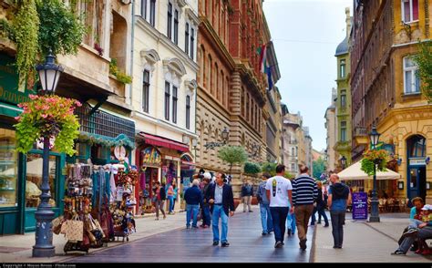 shops in budapest city centre.